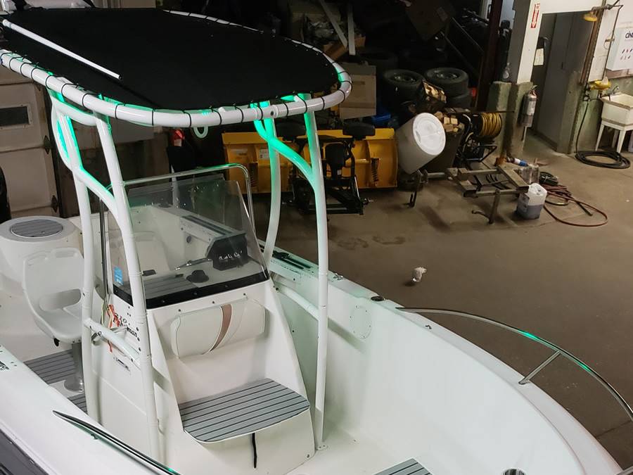 2000 Wellcraft Fisherman 216 with SG600 Boat T-Top
