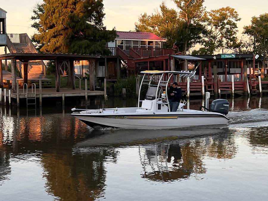 2007 Champion 22 Bay with SG300 Boat T-Top