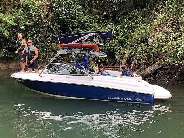 2007 Chaparral with Assault Wakeboard Tower