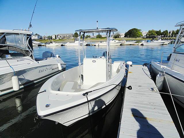 2012 Sailfish 2080 with SG300 Boat T-Top