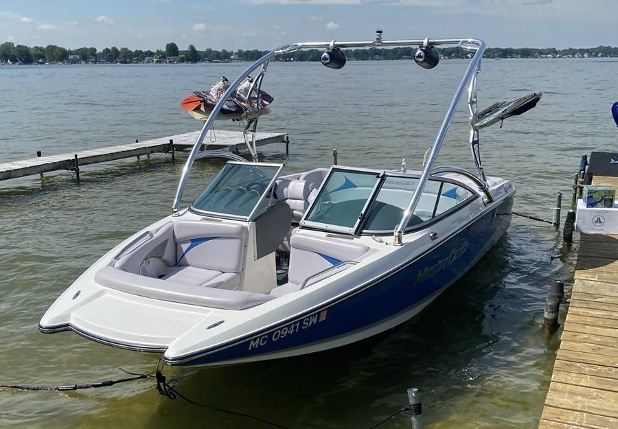 2006 Mastercraft Maristar 200 with Assault Wakeboard Tower