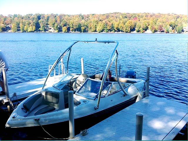 Four Winns with Ascent 2.0 Wakeboard Tower — customer install photo