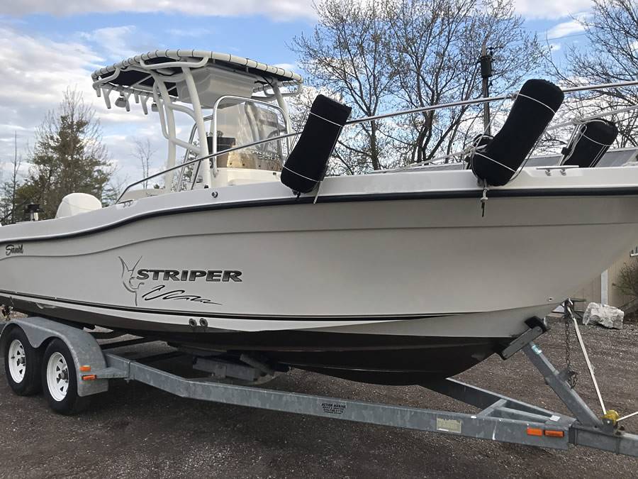 2004 Striper 2301 by Seaswirl with SG900 Boat T-Top
