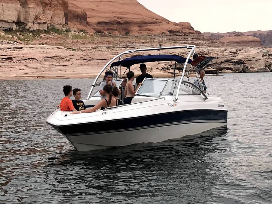 1995 Four Winns Horizon 240 with Assault Wakeboard Tower