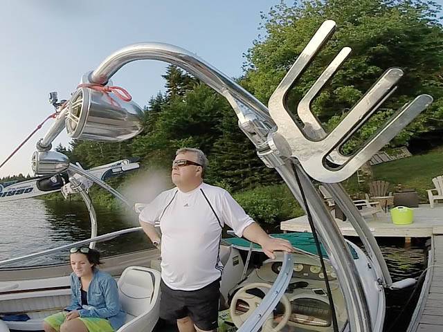 2000 Bayliner 1850 Capri LX with Ascent Wakeboard Tower