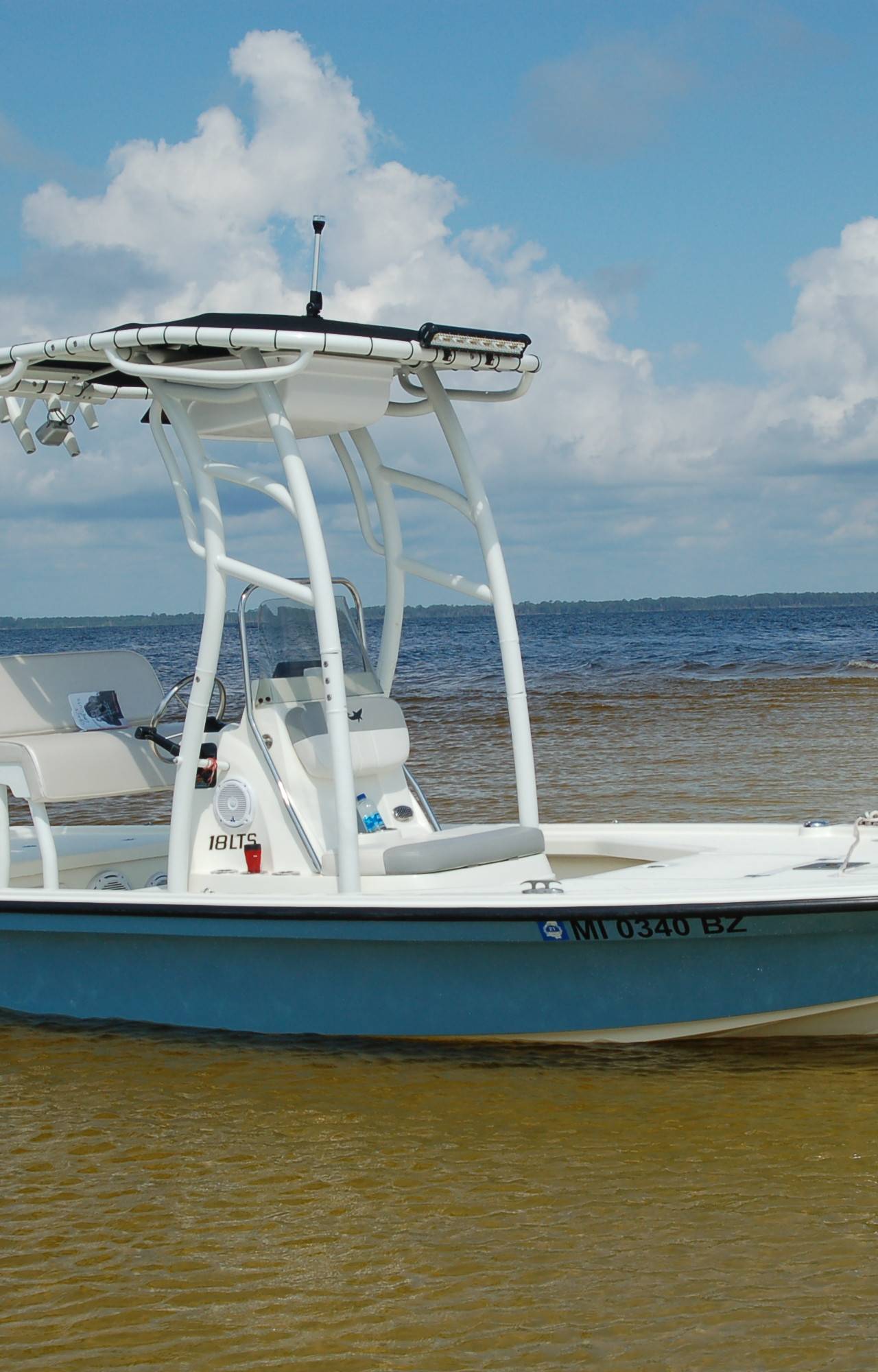2000 Mako 18 LTS