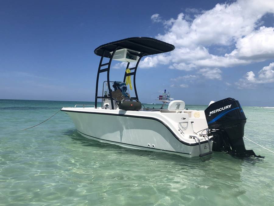 2005 Trophy 1703 Center Console with SG300 Boat T-Top