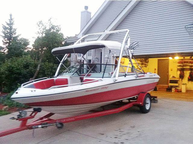 1989 Four Winns Freedom with Ascent Wakeboard Tower